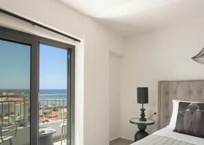 4 bedrooms, iron/ironing board, travel crib, free WiFi