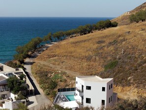 Exterior - EmJo Villa, Heated Pool & Steps to the Beach (Panormos in Rethymno)