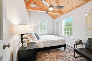 3 多间卧室、熨斗/熨衣板、免费 WiFi、床单