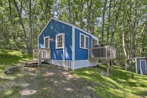 Exterior - Happy Cottage Near Everything 11 (Edgecomb)