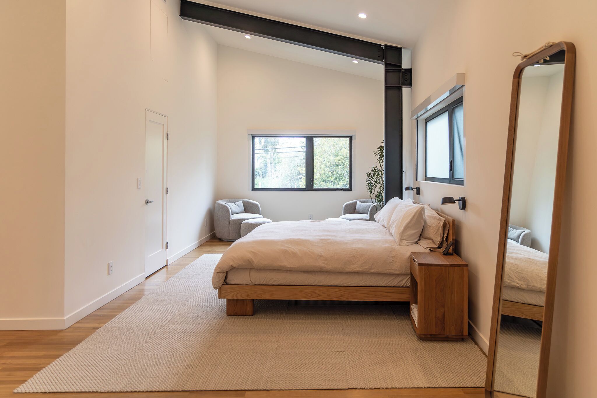 3 bedrooms, desk, iron/ironing board, free WiFi