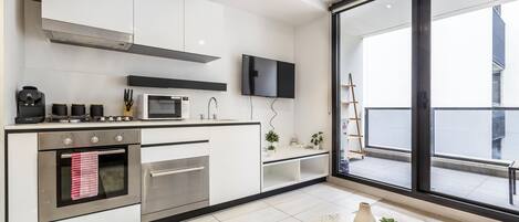 Fridge, microwave, oven, stovetop