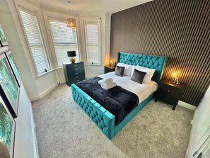 3 chambres, fer et planche à repasser, Wi-Fi gratuit, draps fournis