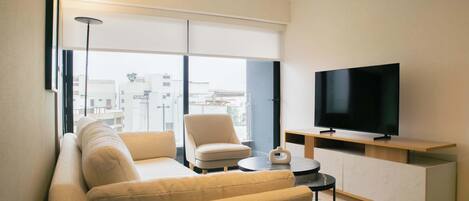 テレビ、書斎 / ワークスペース