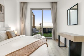 3 bedrooms, iron/ironing board, travel crib, free WiFi