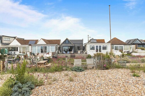 Stunning Beachfront Bungalow  Ocean Views & BBQ