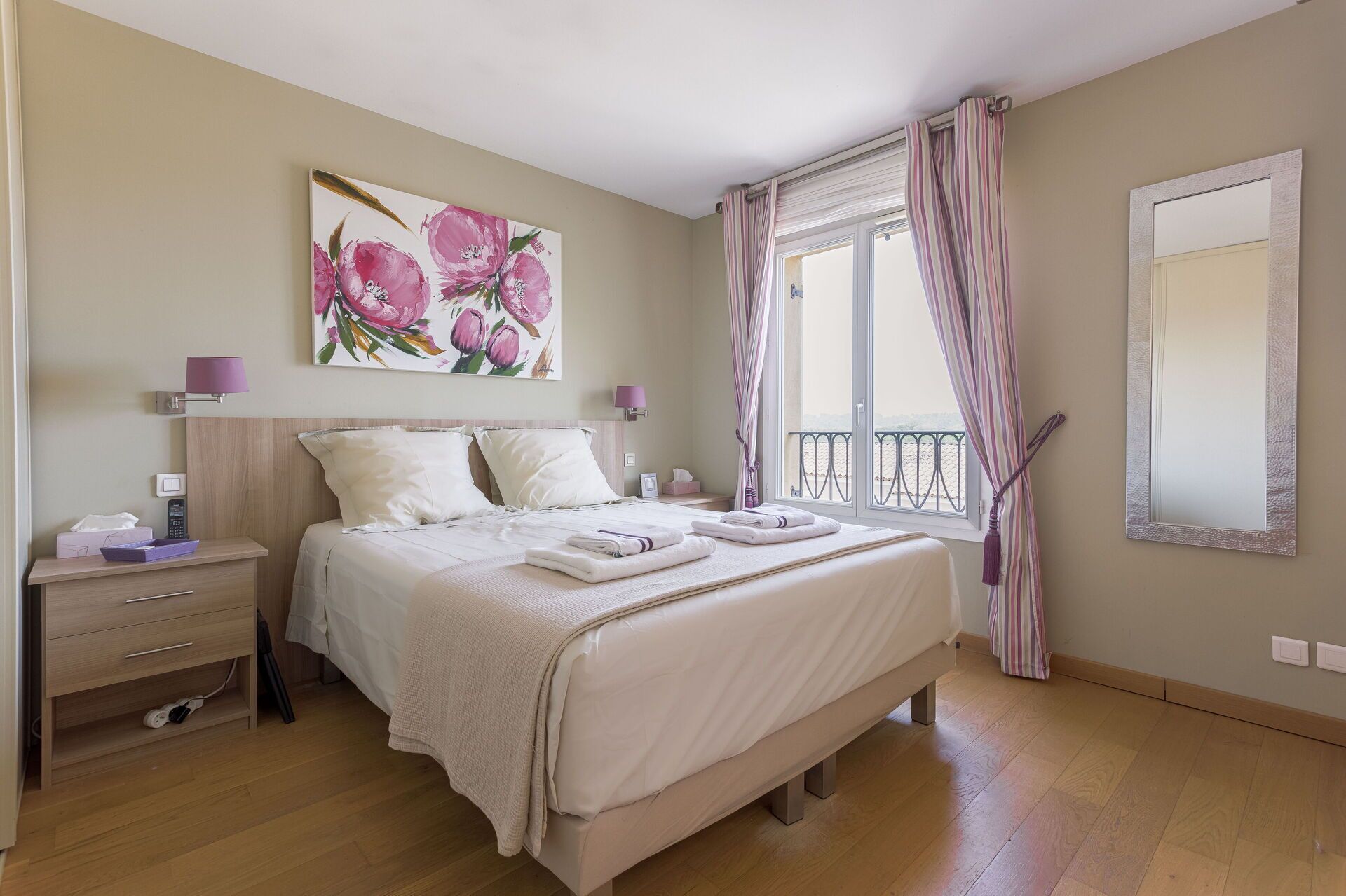 3 chambres, fer et planche à repasser, lit parapluie, Wi-Fi gratuit