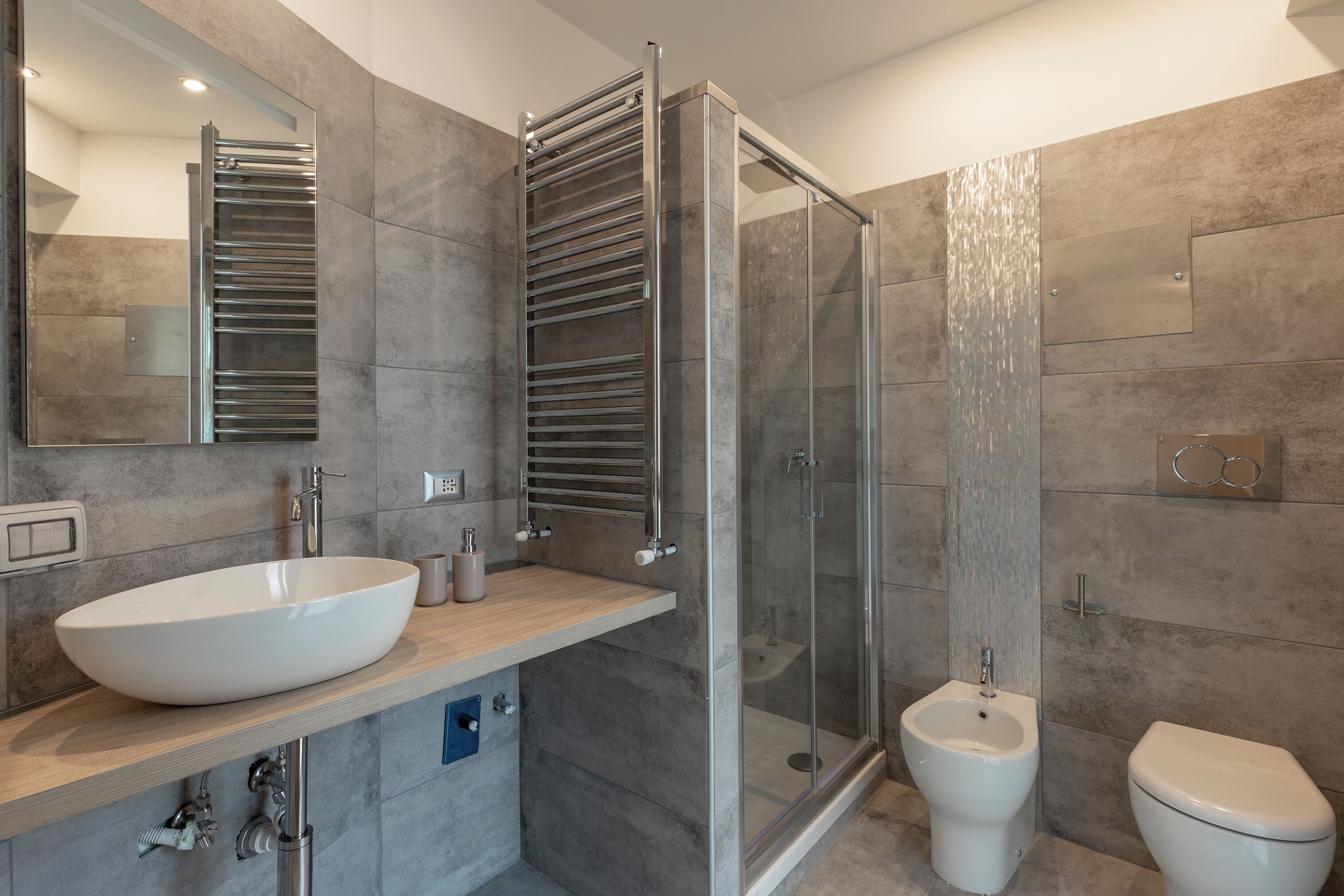 Standaard studio, 1 tweepersoonsbed, balkon | Badkamer | Een douche, gratis toiletartikelen, een haardroger, een bidet