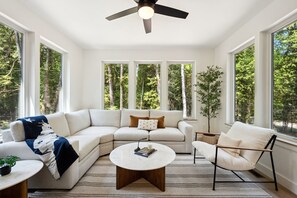 Smart TV, fireplace, DVD player