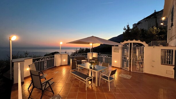 Outdoor dining - Infinity Experience Lovely house with sea view terrace (Scala)