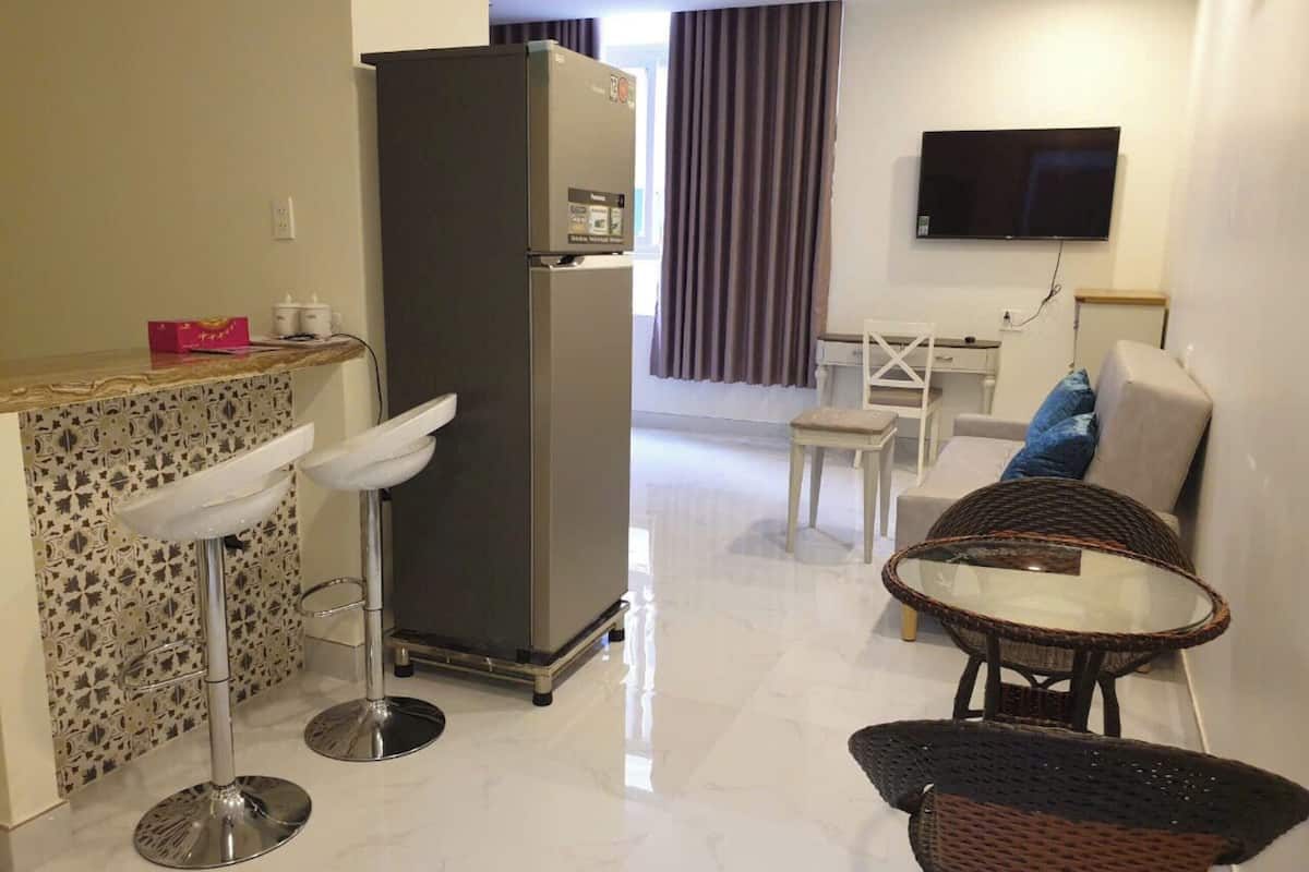 Twin Room | Desk, free WiFi, bed sheets