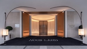 Pintu masuk properti