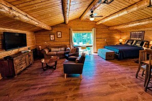 Smart TV, fireplace, offices - Rustic Log Home w/Bonus Loft Apartment (Driggs)