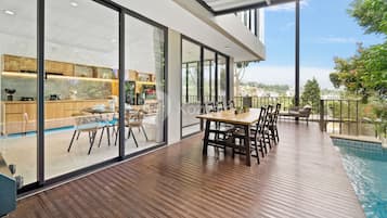 Villa, 3 habitaciones, vista a la ciudad | Terraza o patio