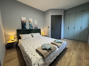 1 bedroom, WiFi, bed sheets