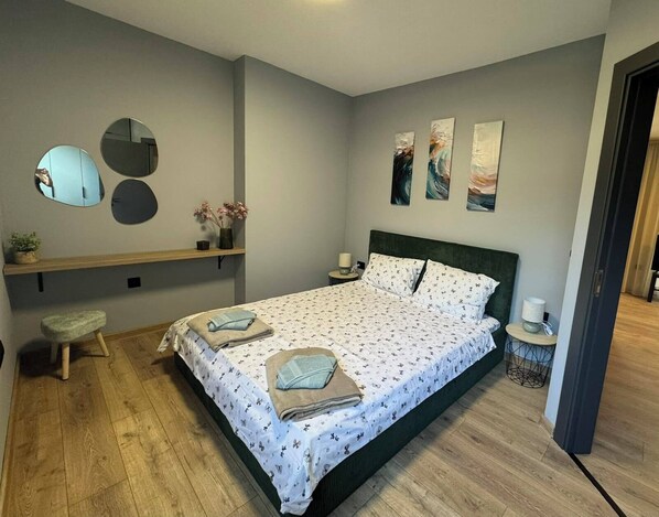 1 bedroom, WiFi, bed sheets