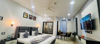 Roomshala 183 Hotel Aroma Chattarpur