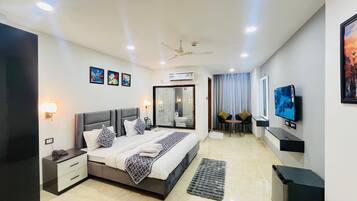Deluxe Double Room | Free WiFi