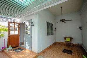 Front of property - Mitr Inn Hua Hin Beach (Hua Hin)