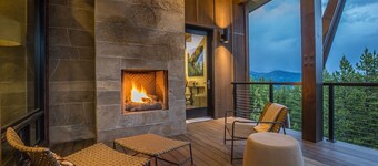 Ski-in/Ski-out Cabin with Hot Tub, Heated Garage, and a Fireplace on the Deck!