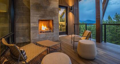 Ski-in/Ski-out Cabin with Hot Tub, Heated Garage, and a Fireplace on the Deck!