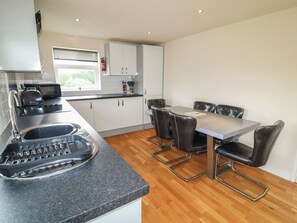 식기 세척기, 조리 도구/접시/주방 기구