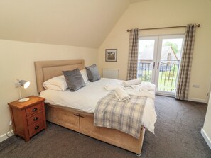 5 bedrooms, individually decorated, individually furnished