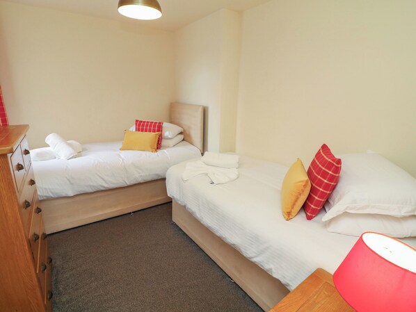 5 개의 침실, 각각 다른 스타일의 인테리어, 각각 다르게 가구 비치