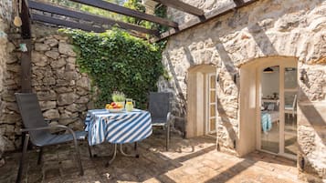 Hus – standard, 1 soverom, terrasse (La Rocca Duo - Hidden In Istria) | Utendørsservering