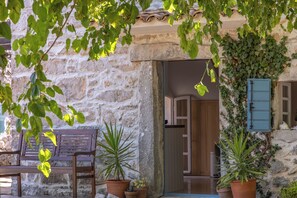 Exterior detail - La Rocca Duo - Hidden In Istria (Rasa)