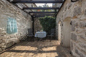 Maison Standard, plusieurs chambres, face Ă la mer (La Rocca Duo - Hidden In Istria) | Restauration en plein air