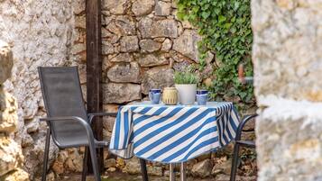 Standard House, 1 Bedroom, Terrace (La Rocca Duo - Hidden In Istria) | Outdoor dining