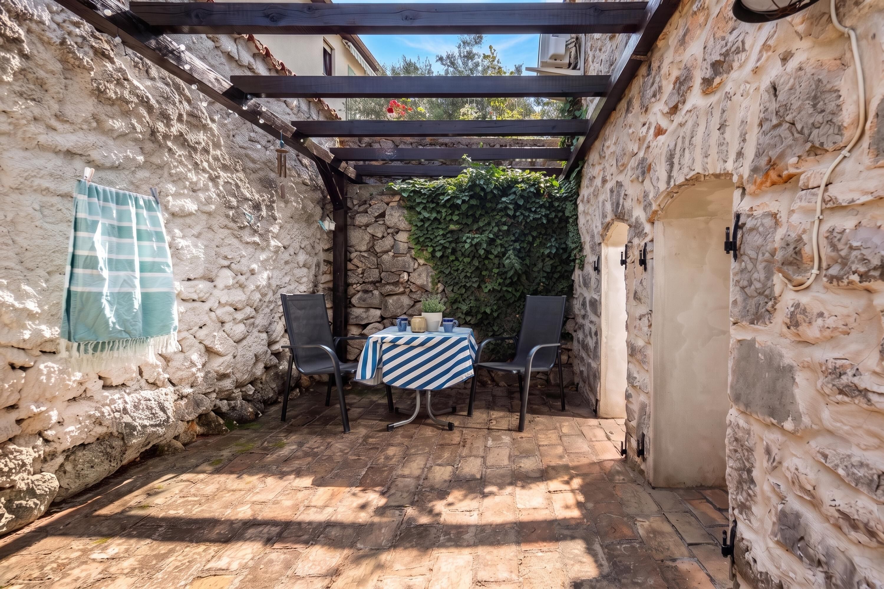 Casa estándar, 1 habitación, Terraza (La Rocca Duo - Hidden In Istria) | Restaurante al aire libre