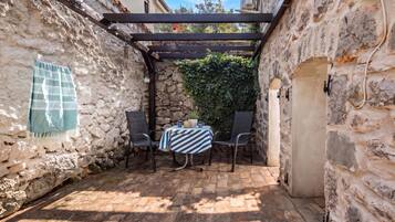 Casa estándar, 1 habitación, Terraza (La Rocca Duo - Hidden In Istria) | Restaurante al aire libre