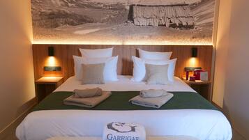 Chambre Double Confort | Coffres-forts dans les chambres, rideaux occultants