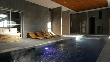Couples treatment room(s), hot tub, steam room, Turkish bath/hammam