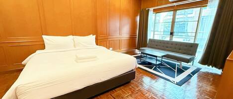 Deluxe Studio | Free WiFi, bed sheets