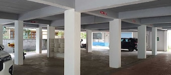 Apartment in Kannur, spacious and at an easy access location.