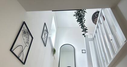 Top of the range luxury 4 bedroom house