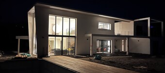 VILLA 240m2 WITH HEATED SWIMMING POOL - 14 PERSONS - NEAR BLUE CABANON