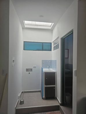 Appartement, 1 chambre, balcon, vue ville | Salle de bain