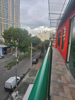 アパートメント 1 ベッドルーム バルコニー シティビュー | 施設の敷地