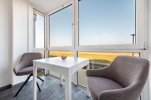 Interior - Apartment 'Hochparterre' with Sea View, Balcony and Wi-Fi (Cuxhaven)