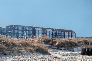 Exterior - Apartment 'Hochparterre' with Sea View, Balcony and Wi-Fi (Cuxhaven)