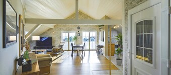 Happy Hugle Haus with Stunning Views