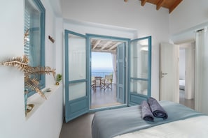4 bedrooms, iron/ironing board, travel cot, free WiFi