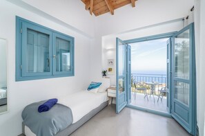 4 dormitorios, tabla de planchar con plancha, cuna de viaje