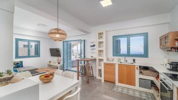 Frigorifero, forno, piano cottura, lavastoviglie