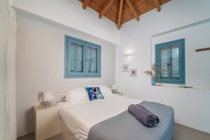 4 bedrooms, iron/ironing board, travel cot, free WiFi