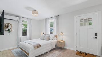 1 bedroom, iron/ironing board, free WiFi, bed sheets